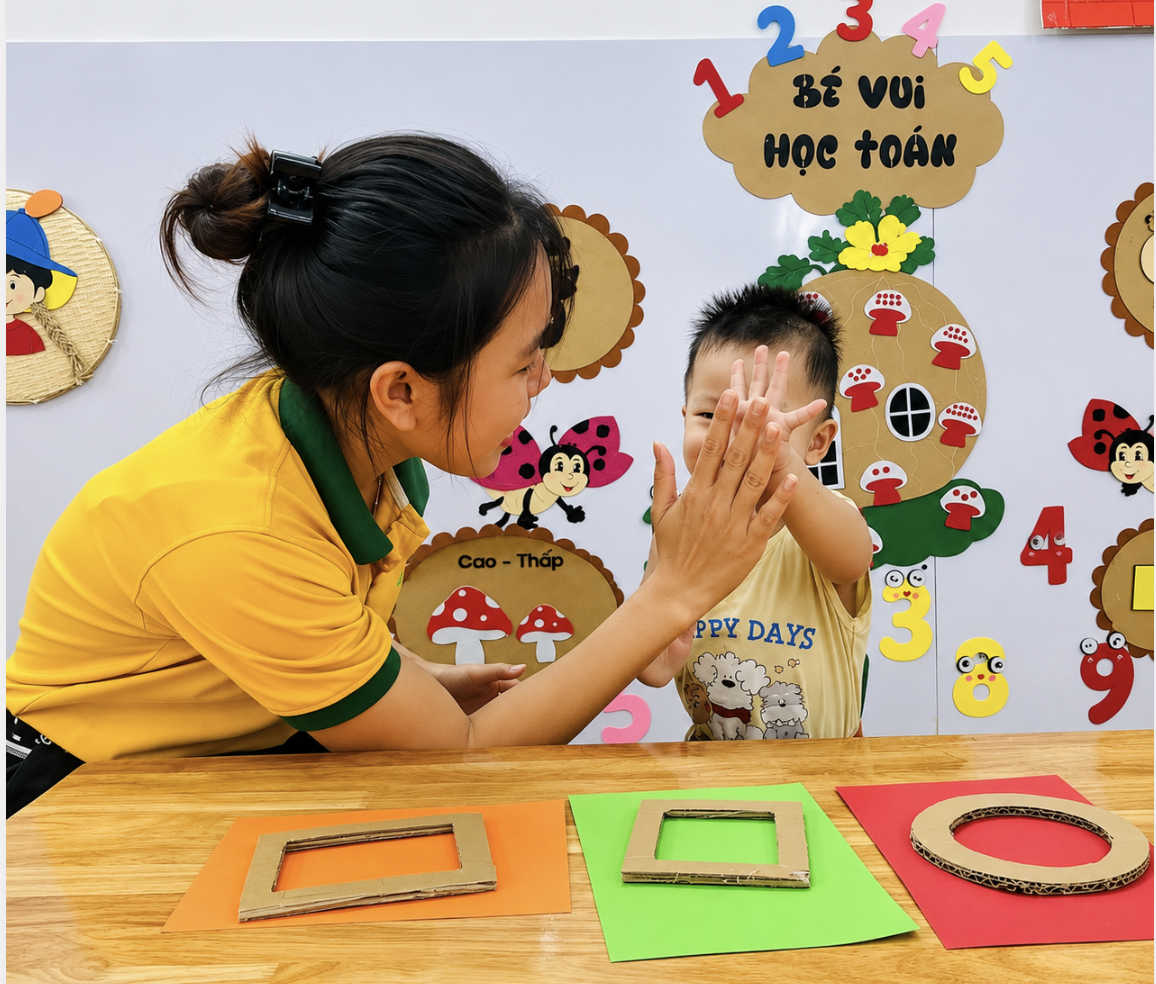 Học Mà Chơi, Chơi Mà Học – Khám Phá Hình Khối và Màu Sắc Cùng Các Bé!